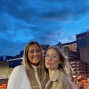 Meet your Posher, Lainy